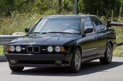 BMW (D) M5 (E34)